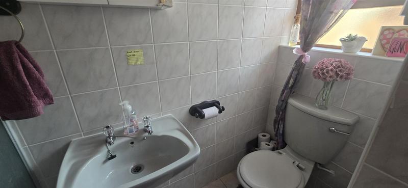 4 Bedroom Property for Sale in Glentana Western Cape